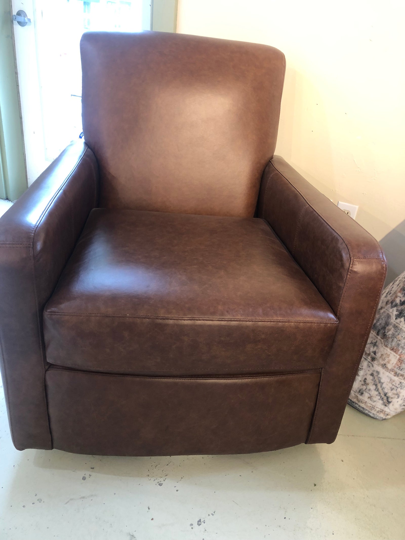 BRENTWOOD - RILEY LEATHER CHAIR