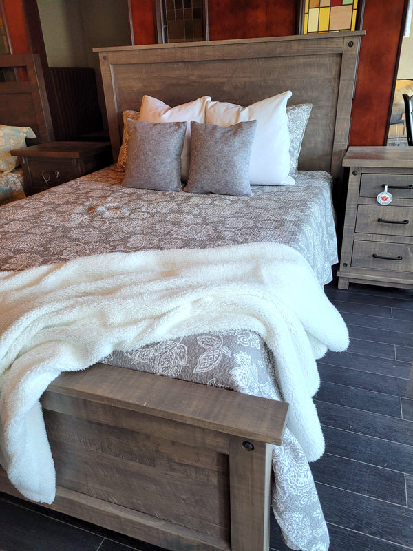 RUFFSAWN ADIRONDACK QUEEN BED Lockside Trading Company