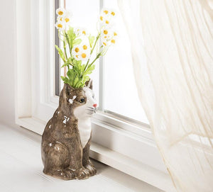 SITTING BROWN CAT VASE (8"H)