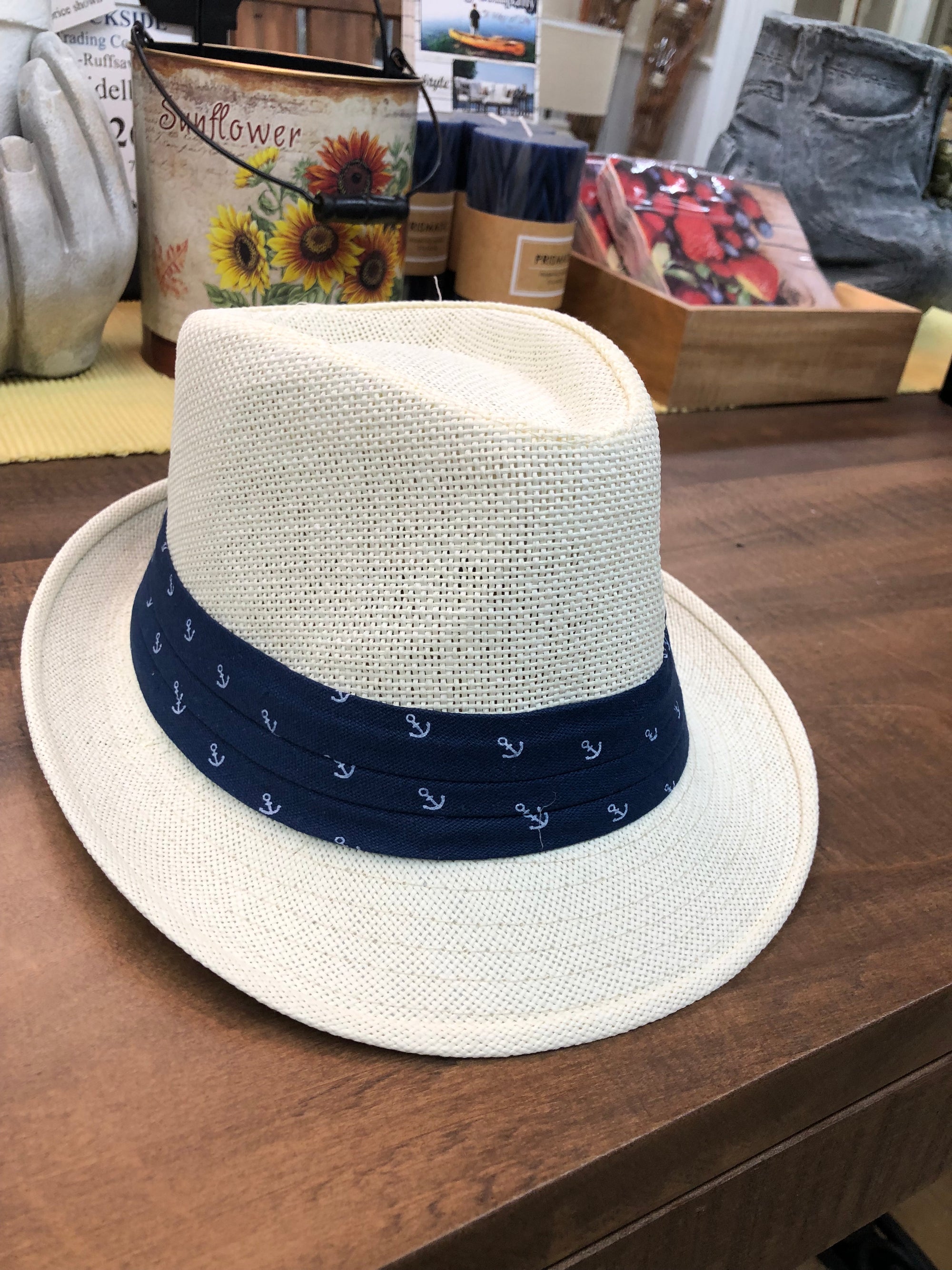 FEDORA - CREAM WITH BLUE BAND AND ANCHORS